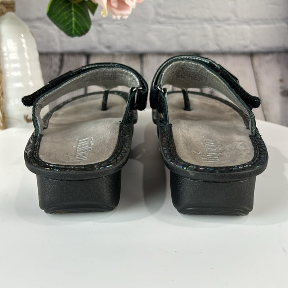 ALEGRIA 🦋 CARINA TECTONIC Multicolor Thong Pewter Pyramid Embellishment Sandals - Picture 4 of 17